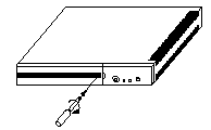 ネジをドライバで締め、前面パネルを固定します。